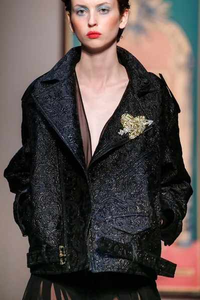 Look 5